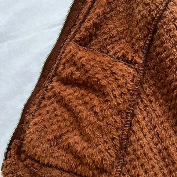 NWOT Calvin Klein Plush Zip-Up Vest - Picture 9 of 13